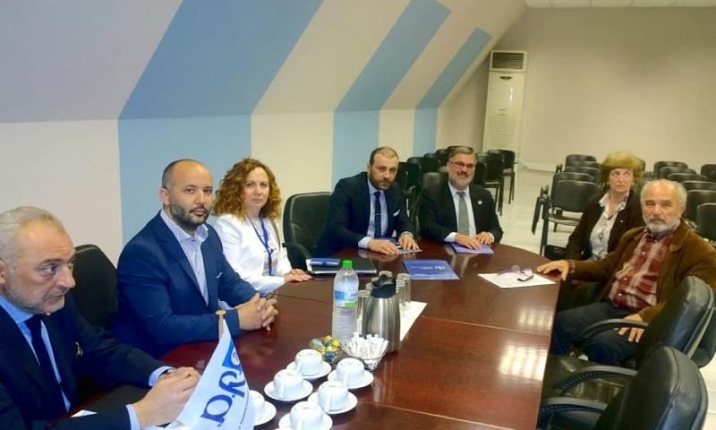 Larson λιμάνι, Sfirixtra.gr