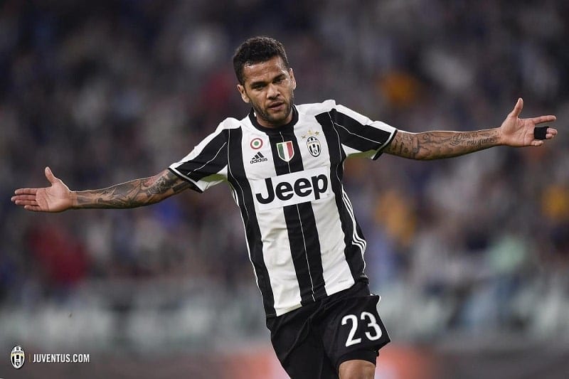 Foto LaPresse - Daniele Badolato
21/09/2016 Torino ( Italia)
Sport Calcio
Juventus - Cagliari
Campionato di Calcio Serie A TIM 2016 2017 - Stadio "Juventus Stadium"
Nella foto: Dani Alves esulta per il gol del 3-0

Photo LaPresse - Daniele Badolato
21 September 2016 Turin ( Italy)
Sport Soccer
Juventus - Cagliari
Italian Football Championship League A TIM 2016 2017 - "Juventus Stadium" Stadium 
In the pic:  Dani Alves celebrates 3-0 goal