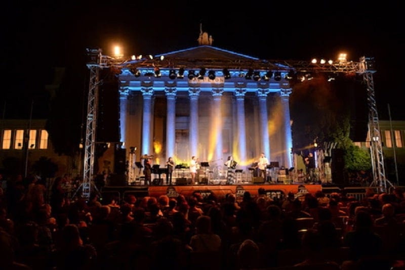 thganouria-sfirixtra