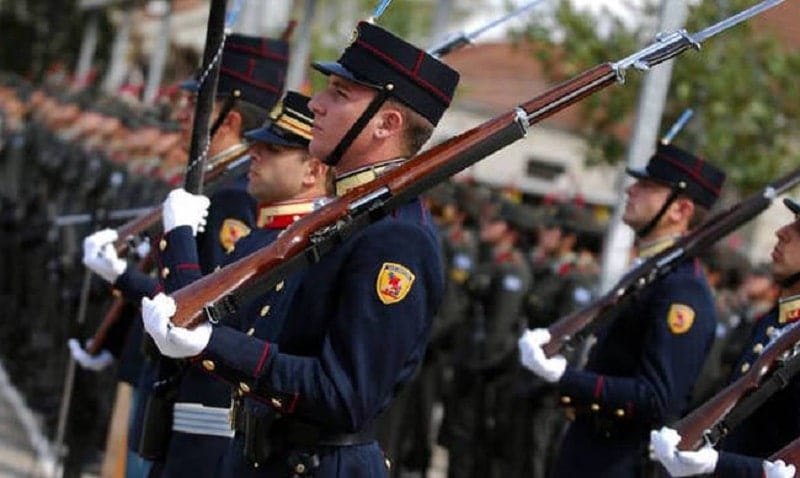 anadromika-sfirixtra