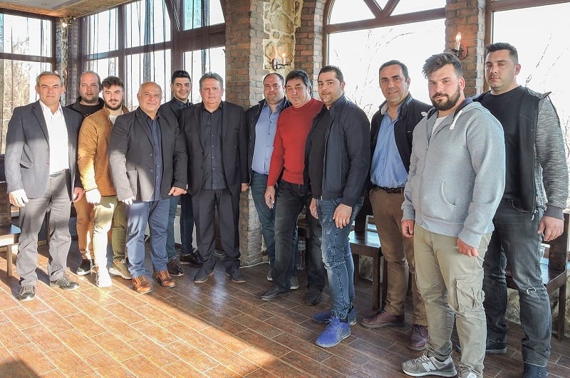 mutilinios-sfirixtra