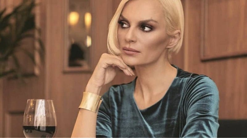 Elena-sfirixtra