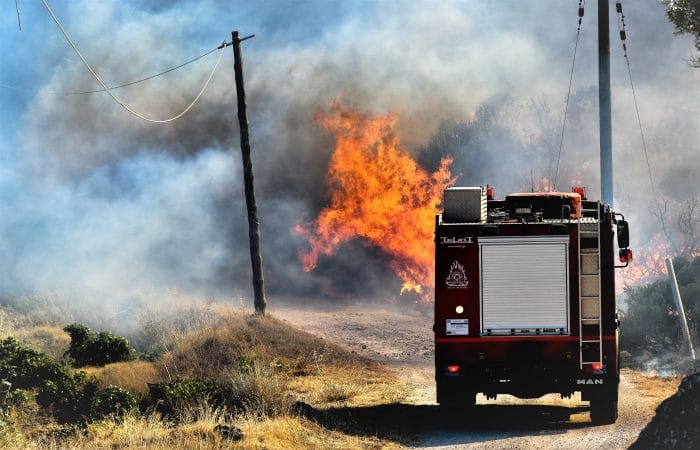 Firetruck 0 700x450 1, Sfirixtra.gr