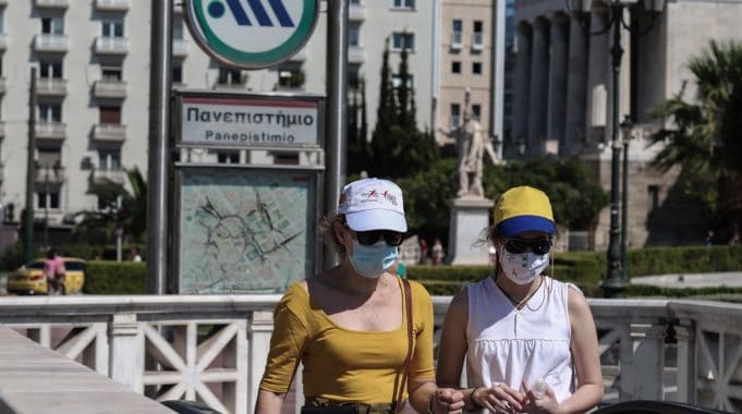 ÁÈÇÍÁ - ÌÅÃÁËÏÓ ÐÅÑÉÐÁÔÏÓ / ÕÐÏ×ÑÅÙÔÉÊÇ Ç ×ÑÇÓÇ ÌÁÓÊÁ ÓÔÁ ÌÅÓÁ ÌÁÆÉÊÇÓ ÌÅÔÁÖÏÑÁÓ
(EUROKINISSI/ÂÁÓÉËÇÓ ÑÅÌÐÁÐÇÓ)