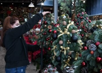 ÁÈÇÍÁ- ÁÃÏÑÁ ×ÑÉÓÔÏÕÃÉÅÍÍÉÁÔÉÊÙÍ ÅÉÄÙÍ (EUROKINISSI/ÊÁÑÁÃÉÁÍÍÇÓ ÌÉ×ÁËÇÓ)