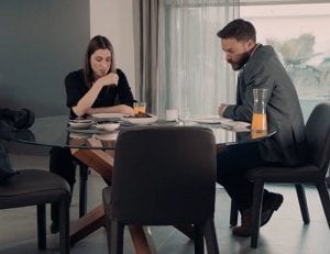 Η Γεωργία και ο Έκτορας τρώνε πρωινό στις 8 Λέξεις