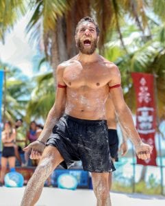 Ο Κόρο πανηγυρίζει στο Survivor