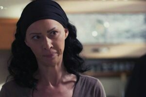 Αρετή ζητάει από την Μυρτάλη να της αλλάξει εμφάνιση