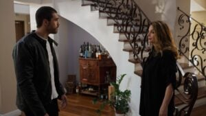 Η Αθηνά συζητά την φωτιά στο ελαιοτριβείο στην γη της ελιάς