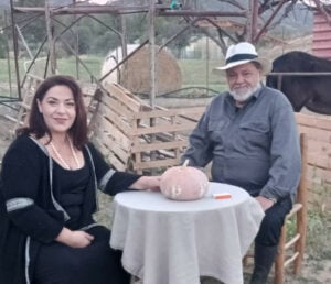 η γη της Ελιάς 0 Λυκούργος καβγαδίζει με την Μέλπω