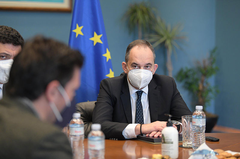 Kikilias Plakotakis 3, Sfirixtra.gr