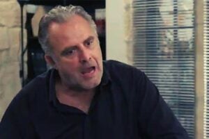 Ο Στάθηε έξαλλος