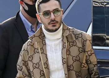 Tinder Swindler: O Simon Leviev με Ferrari και Gucci χθες βράδυ