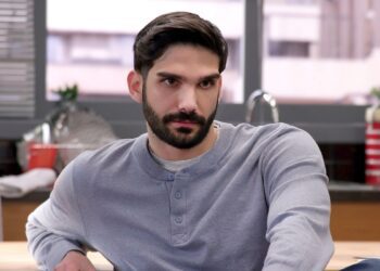 Βασίλης Αθανασόπουλος: Ποιος είναι ο Νικήτας που εισβάλλει απόψε στην Γη της Ελιάς;