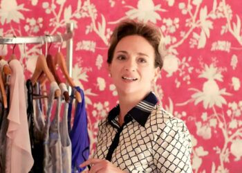 Η Αιμιλία στο τέλος της σειράς Άγριες Μέλισσες