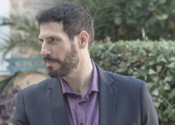 Σασμός: Ο Άγγελος διεκδικεί διακαώς την περιουσία της μητέρας του