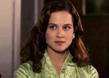 Η ρένα μόρτζου στις Άγριες Μέλισσες