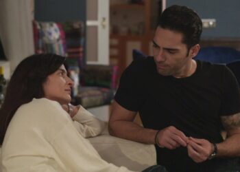 Η Ιουλία κι ο Κουράκος στη Γη της Ελιάς μιλούν