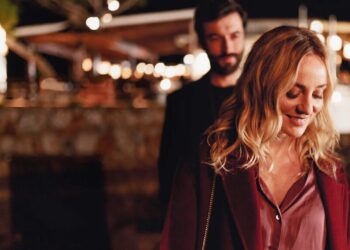 Ψέματα και απάτη Netflix