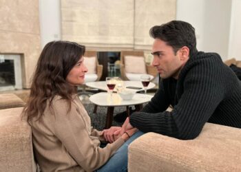 Η Ιουλία και ο Γιώργης συζητούν για παιδί στην γη της ελιάς