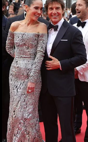 1652952695 579 Tom Cruise Αποθεώθηκε στις Κάννες Απούσα η Νικόλ Κίντμαν, Sfirixtra.gr