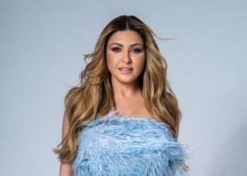 Έλενα Παπαρίζου: Μας μιλάει για την καλοκαιρινή της περιοδεία, την επανένωση των Antique και τα επόμενα σχέδια της