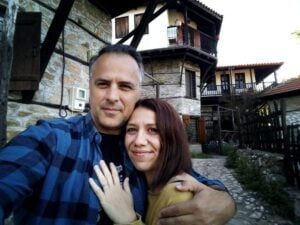 Πλάνο από τους Μελίνα Τσαμπάνη και Πέτρο Καλκόβαλη