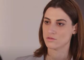 Η Γη της Ελιάς: Η Αντιγόνη ξεσπά σε κλάματα μόλις βλέπει την φωτογραφία της κόρης της