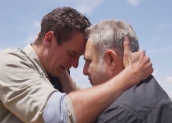 Η Γη της Ελιάς: Στέφανος και Στάθης κάνουν ανακωχή - Η συγγνώμη και τα κλάματα