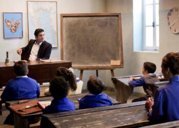 Ο Λάμπρος σε σχολείο στις Άγριες Μέλισσες