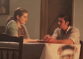 Λάμπρος και Ελένη σε σκηνή στις Άγριες Μέλισσες