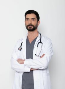 Ο ηθοποιός Απόστολος Χατζής στην σειρά Κλινική