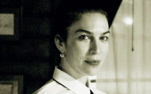 Η Νικολούζου ως η μητέρα του πρωταγωνιστή στη σειρά Μαύρο Ρόδο