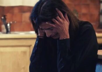 H Γη της Ελιάς: «Ιουλία δεν σε αναγνωρίζω, σύνελθε επιτέλους»