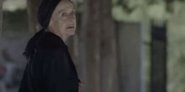 Η γιαγιά Ειρήνη που λυγίζει στο Σασμό
