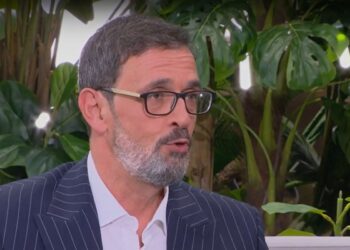 O Λεωνίδας Κακούρης στην Ελένη για το Μαύρο Ρόδο