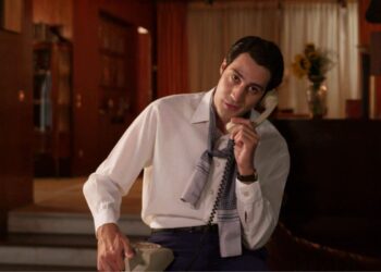 Παράδεισος Κυριών: Ο Άγης παρενοχλεί την Πολυξένη - Το φιλί φωτιά