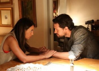 Η Στέλλα στο Σασμό που μιλάει στον Αστέρη