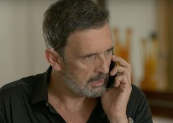 Ο Θέμης μιλάει στην Αγγελική στο Μαύρο Ρόδο