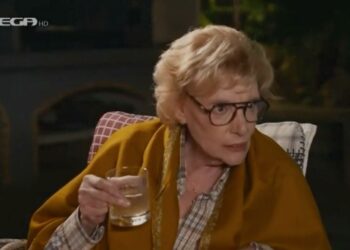 Η Μαρία μιλάει στην Αθηνά στη γη της ελιάς