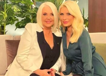 Ελένη Μενεγάκη Ρούλα Κορομηλά