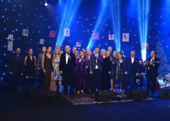 Ο δημοσιογράφος που θα τραγουδήσει στο πρωτοχρονιάτικο ρεβεγιόν της ΕΡΤ