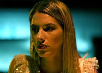 Η Νάντια που μαθαίνει για τον πατέρα της στο Σασμό