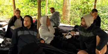 Πλάνο από την καλύβα των μπλε στο Survivor