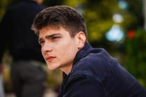 Η Γη της Ελιάς Spoiler: Ο Φίλιππος γίνεται αλκοολικός