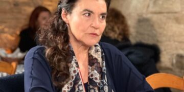 Η Γη της Ελιάς: Ένα βήμα πριν το «ναι» η Λυδία Κονιόρδου
