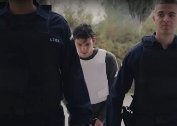 Γη της Ελιάς: Ο Χρήστος στον ανακριτή