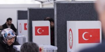 Στις κάλπες οι Τούρκοι του εξωτερικού για το δεύτερο γύρο 360x180, Sfirixtra.gr