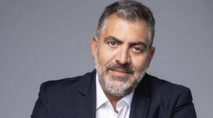 Η Γη της Ελιάς - Ανατροπή: Ο Δημοσθένης δεν πεθαίνει και...